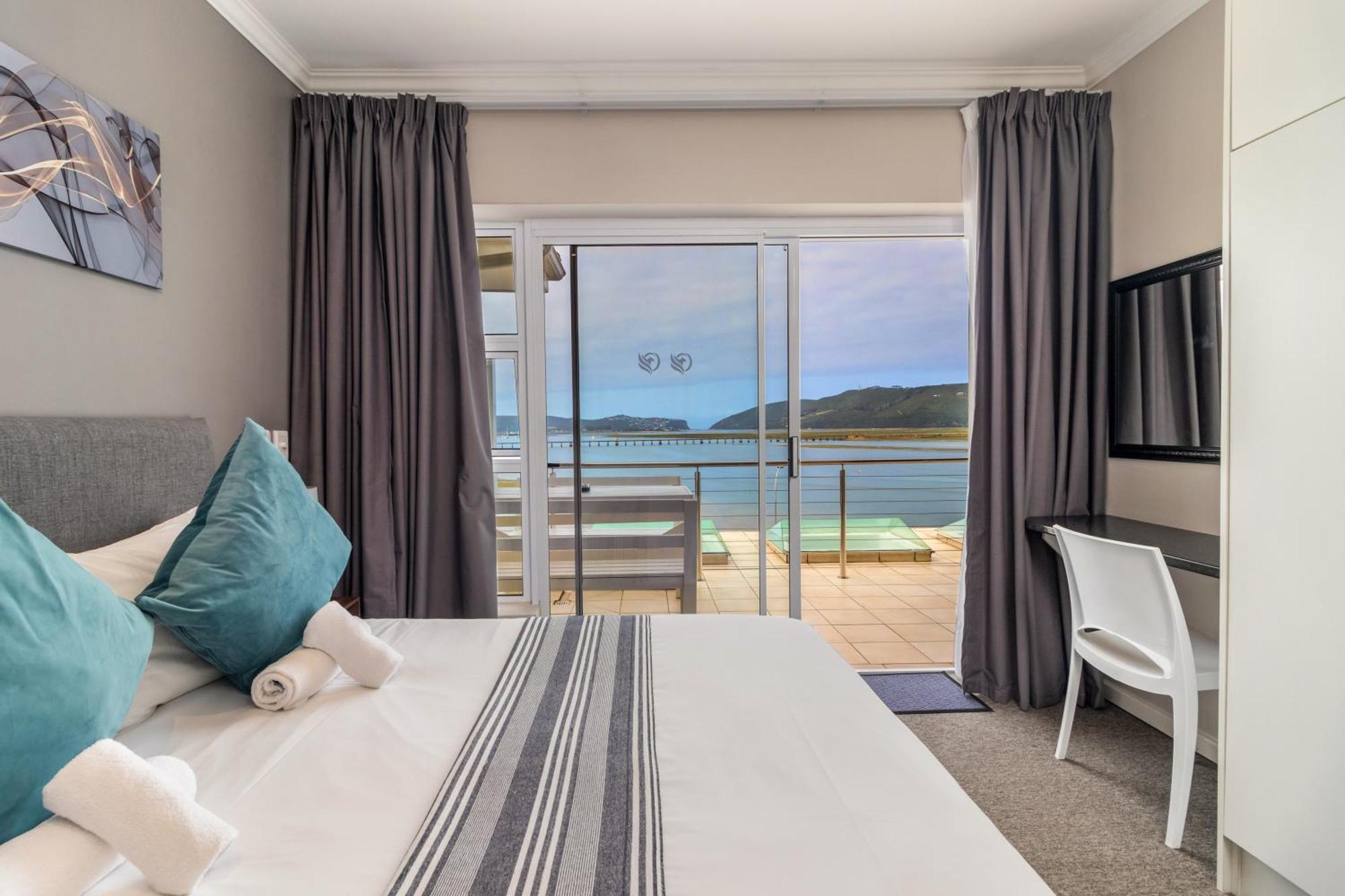Phoenix Lodge And Waterside Accommodation 克尼斯纳 外观 照片