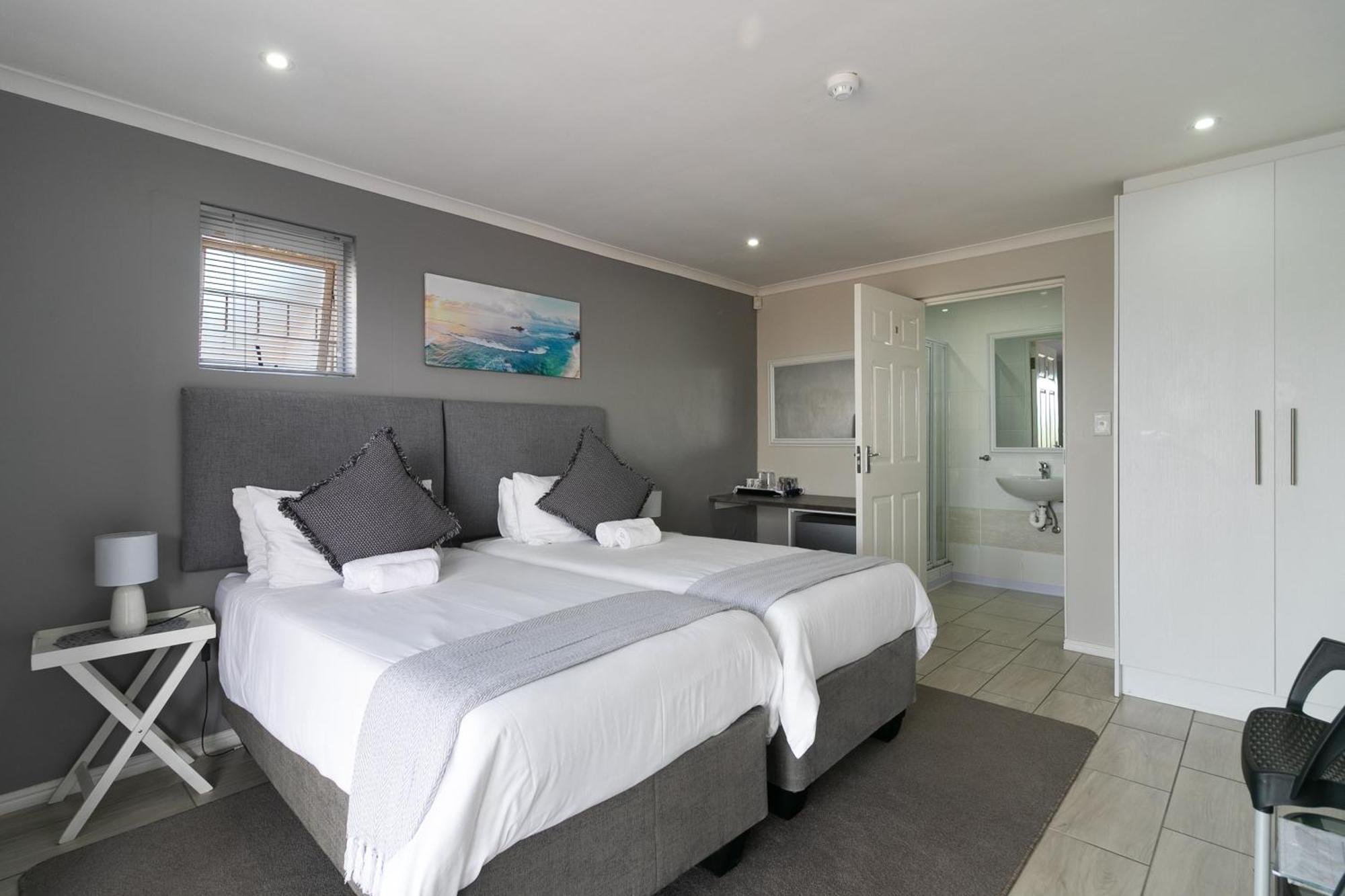 Phoenix Lodge And Waterside Accommodation 克尼斯纳 外观 照片